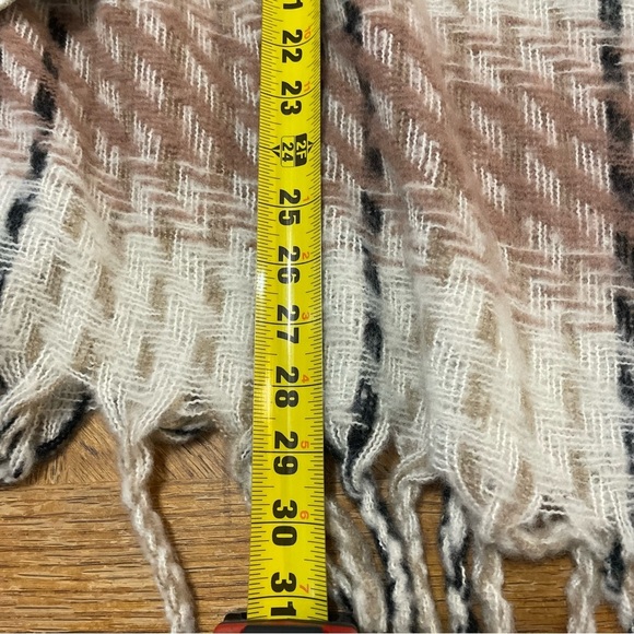 Vince Camuto NWT Twill Striped Tie Waist Ruana One Size - Picture 4 of 6